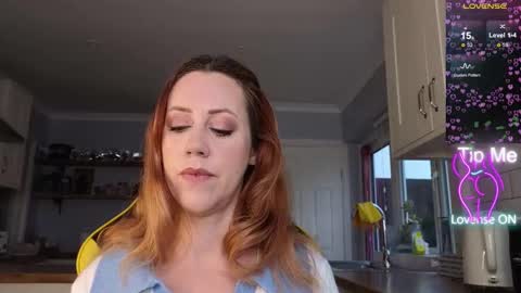 Snapshot of stripmequick chatting on 02.06.26 Amorina online show from 02.06.26