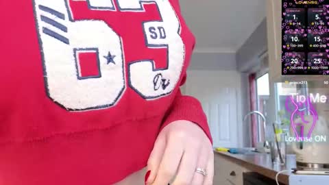 Snapshot of stripmequick chatting on 02.13.26 Amorina online show from 02.13.26