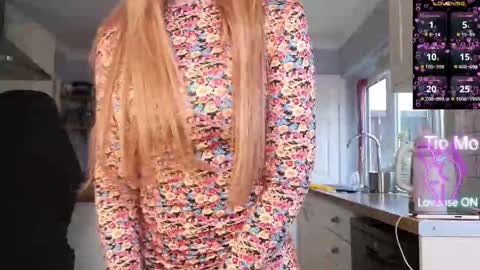 Snapshot of stripmequick chatting on 02.28.26 Amorina online show from 02.28.26