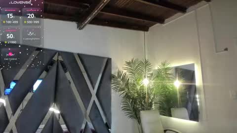 Snapshot of strong_girl_ chatting on 09.24.25 Alexa online show from 09.24.25