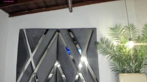 Snapshot of strong_girl_ chatting on 11.14.25 Alexa online show from 11.14.25