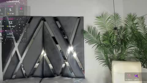 Snapshot of strong_girl_ chatting on 11.20.25 Alexa online show from 11.20.25