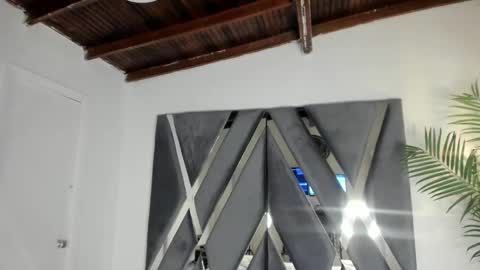 Snapshot of strong_girl_ chatting on 12.04.25 Alexa online show from 12.04.25