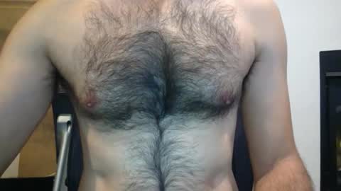 Snapshot of strongandmanly chatting on 01.07.25 Strongandmanly online show from 01.07.25