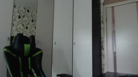Snapshot of strongass18 chatting on 06.27.26 Alex online show from 06.27.26