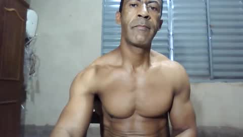 Snapshot of strongdaddyfantastic chatting on 02.15.26 strongdaddyfantastic online show from 02.15.26