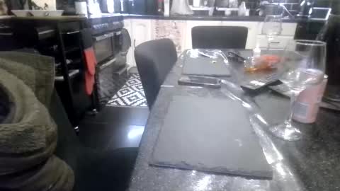 stud_1975 online show from 01.19.26