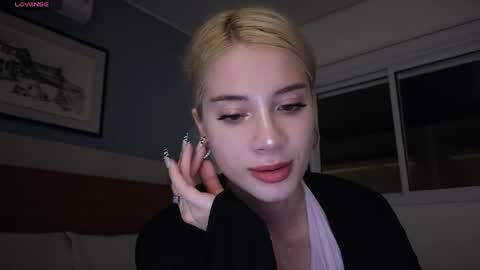 Snapshot of stuirt chatting on 03.28.26 Sofa online show from 03.28.26
