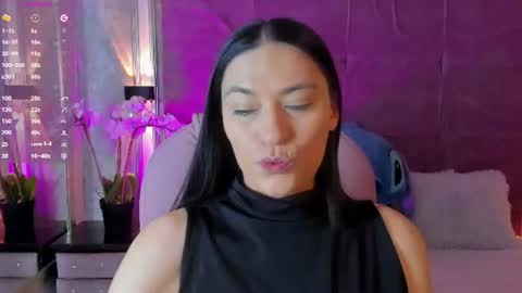 Snapshot of stusha chatting on 06.15.26 Stusha online show from 06.15.26