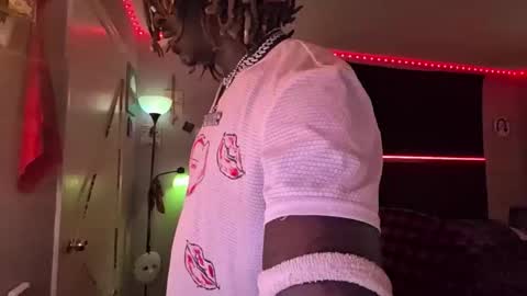 Snapshot of suavechocolatecity chatting on 05.18.26 Hot Chocolate online show from 05.18.26