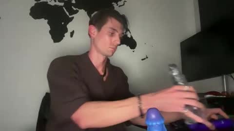 Snapshot of suavedailly chatting on 11.18.25 suavedailly online show from 11.18.25