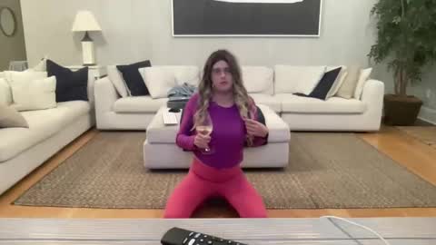 Sissy Isabella online show from 11.15.25