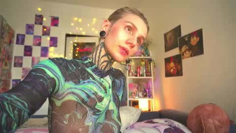 Snapshot of succubus_66 chatting on 03.01.25 succubus_66 online show from 03.01.25