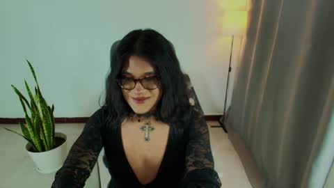 Snapshot of succubus_vitta chatting on 05.22.26 Vitta online show from 05.22.26