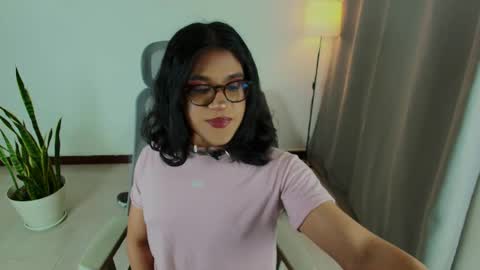 Snapshot of succubus_vitta chatting on 05.28.26 Vitta online show from 05.28.26