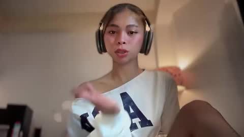 Snapshot of suckablechick chatting on 03.20.26 Marry online show from 03.20.26
