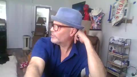 Snapshot of suckitu812 chatting on 02.13.25 SUCKITU812 online show from 02.13.25