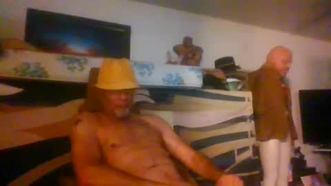 Snapshot of suckitu812 chatting on 09.29.25 SUCKITU812 online show from 09.29.25