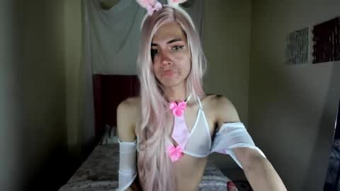 Snapshot of sue_krous chatting on 05.15.26 sue online show from 05.15.26