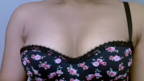 Snapshot of sugar_peach0 chatting on 02.16.26 Ella online show from 02.16.26