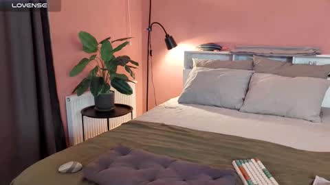 Snapshot of sugar_tomato chatting on 10.03.25 Maria online show from 10.03.25