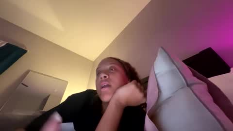 Snapshot of sugarbossbaby02 chatting on 11.28.25 sugarbossbaby02 online show from 11.28.25