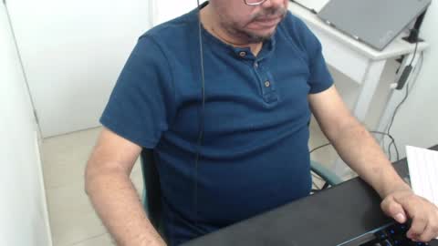 Johnny online show from 04.19.26