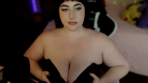 Lucy Love online show from 05.02.26