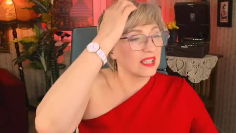 Snapshot of sugarvi chatting on 02.12.25 Vivien online show from 02.12.25