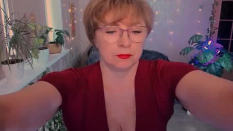 Vivien online show from 02.04.26