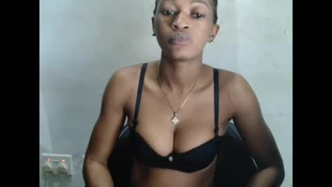 Snapshot of sugarxpussy chatting on 05.17.26 sugarxpussy online show from 05.17.26