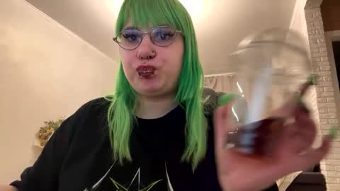 Snapshot of suicidyalice chatting on 05.31.26 Alice Suicide online show from 05.31.26