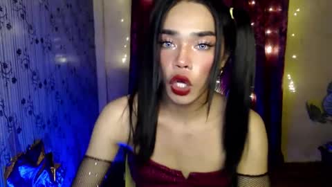 Snapshot of sultry_sirenxx chatting on 12.22.24 sultry_sirenxx online show from 12.22.24