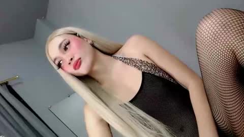 Snapshot of sultrybadbabe chatting on 10.14.25 sultrybadbabe online show from 10.14.25