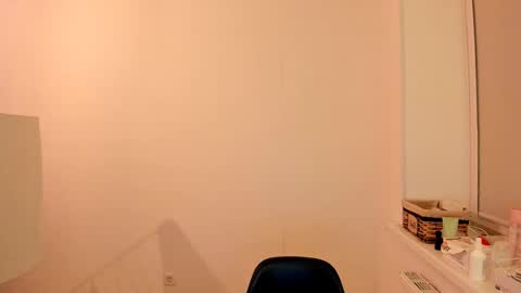 Summer Preston online show from 03.12.25