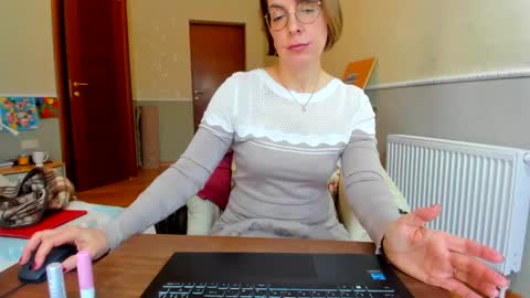 Snapshot of summerliza chatting on 01.10.25 summerliza online show from 01.10.25