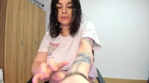 Summer online show from 12.22.25