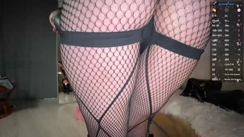 Miss Nelly online show from 12.19.24