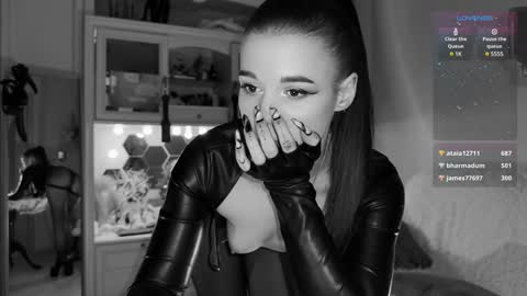 Miss Nelly online show from 12.30.24