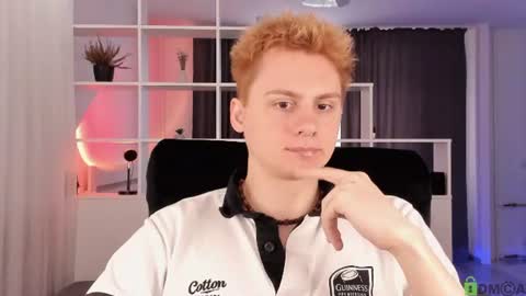 Snapshot of sunburn_boy chatting on 07.19.26 Emilio online show from 07.19.26