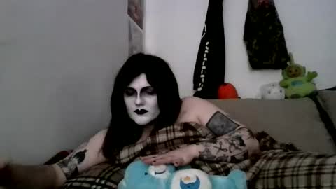 Snapshot of sundaygoth chatting on 06.15.26 sundaygoth online show from 06.15.26