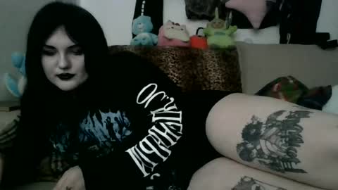 Snapshot of sundaygoth chatting on 07.04.26 sundaygoth online show from 07.04.26