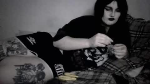Snapshot of sundaygoth chatting on 07.27.26 sundaygoth online show from 07.27.26