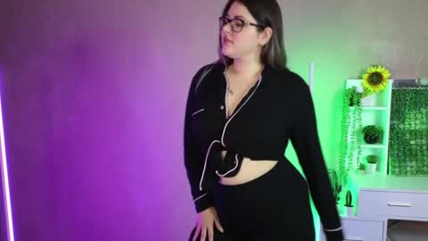 Snapshot of sunflower0907 chatting on 12.09.24 Tina. Im topless model online show from 12.09.24