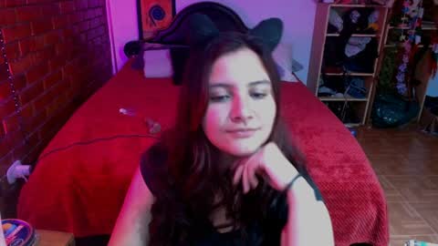 Snapshot of sunlight_7 chatting on 12.18.24 sunny online show from 12.18.24