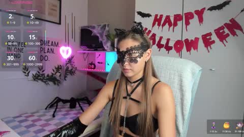 Snapshot of sunlightsofia chatting on 10.31.25 Sofia online show from 10.31.25