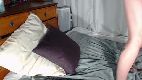 Snapshot of sunloveandwe chatting on 01.20.25 Mistress Eve online show from 01.20.25