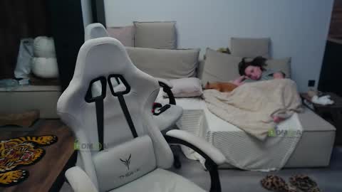 Alice and Sergey online show from 01.05.26