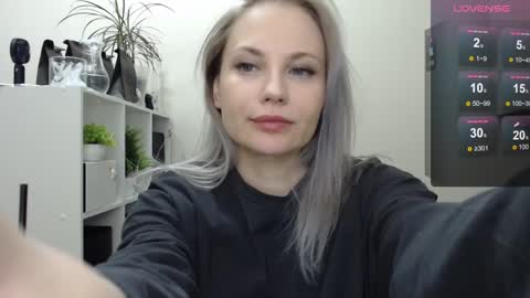 Naomi online show from 12.23.24