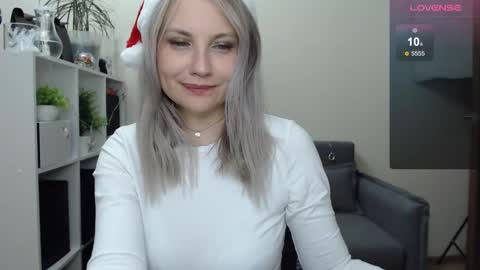 Naomi online show from 12.25.24